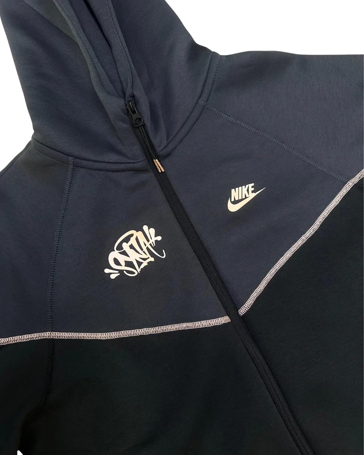 NIKE TECH — vista 3